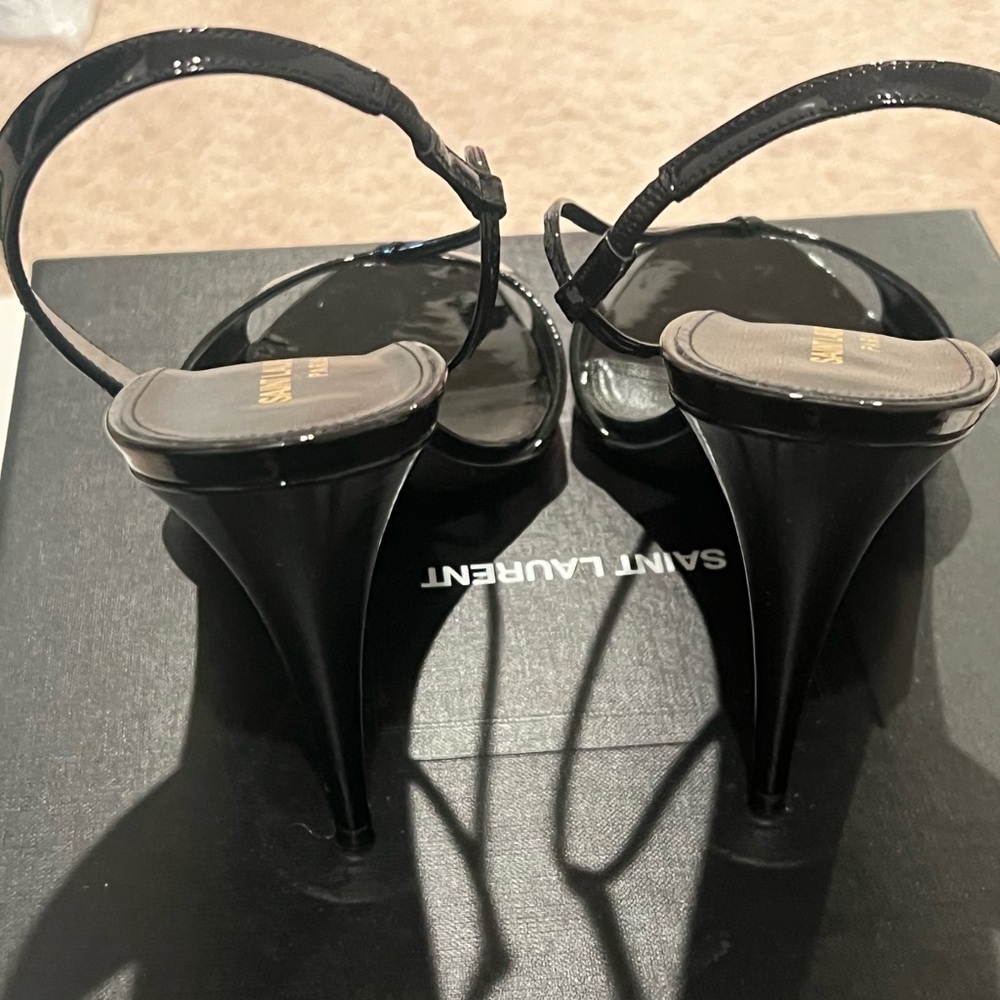 Saint Laurent Black Stiletto Heels with Knotted Detail - Picture 6 of 7